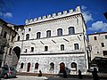 "Palazzo dei Priori" (after 1275) at Assisi (21729537063).jpg